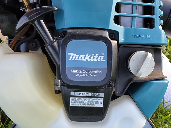 Lehepuhur Makita BHX2501