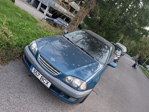 Toyota Avensis 2.0TD 66kw (2 foto / 8)