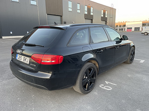 Audi A4 2.0 TDI 105kW 2008 (7 foto / 15)