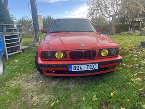 BMW 520i manuaal (2 foto / 5)