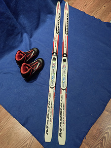Lastesuusad (130cm) ja saapad (34) (5 foto / 5)