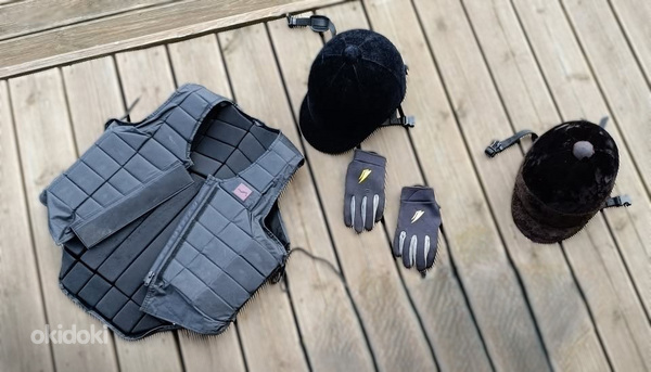 Ratsutamistvest, 2x ratsutamiskiiver ja kindad