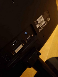 LG 22" MP57VQ IPS/16:9/1920x1080/250cdm2/5ms monitor (1 foto / 3)