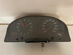 Audi 80 B4 66kw spidomeeter (1 foto / 2)