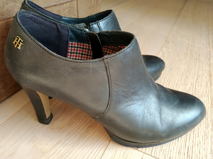 Hilfiger 39 (2 foto / 2)