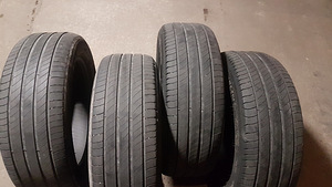 Шины 215/55r17 (2 фото из 3)
