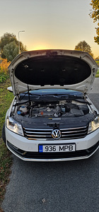 Volkswagen Passat (12 foto / 14)