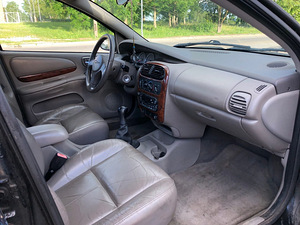 Chrysler Neon 2.0i 2004a 124000 läbisõit (6 foto / 11)