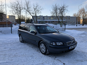 Volvo v70 2.4d 96kw (1 foto / 7)