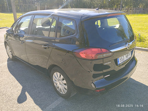 OPEL Zafira Tourer. (9 foto / 13)