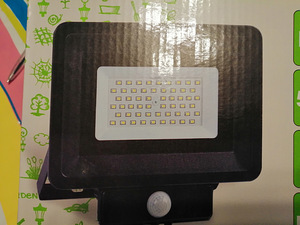 LED прожектор 50W НОВЫЙ (3 фото из 3)