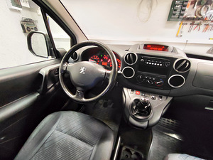 Peugeot Partner 1.6, 55kW, 2011 aasta (9 foto / 13)