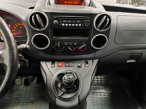 Peugeot Partner 1.6, 55kW, 2011 aasta (11 foto / 13)