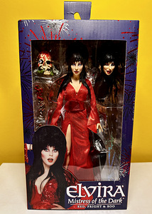 Elvira Punane Kleit Figuur - NECA (1 foto / 6)