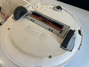 Xiaomi mi robot vacuum (3 foto / 3)