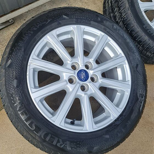 Шины Ford 235 55 17 Диски E7.5J x17H2 ET55 (2 фото из 9)