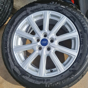 Шины Ford 235 55 17 Диски E7.5J x17H2 ET55 (3 фото из 9)