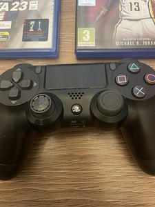 PlayStation 4 500GB (2 фото из 2)