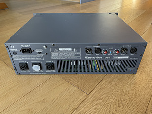 Electro-Voice EV Q66 2-Channel Power Amplifier (4 foto / 6)