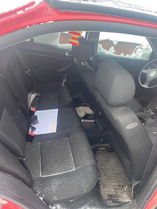 VOLKSWAGEN BORA (6 foto / 6)