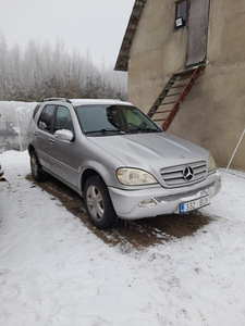 Mercedes-Benz ML 270 2.7 Special Edition 120kW (2 foto / 6)