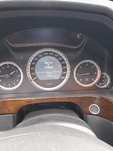 Mercedes Benz E200 tdi 2010 (7 foto / 10)