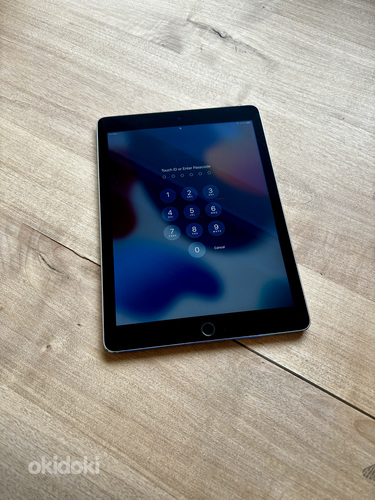 iPad Air 2 Wifi + сотовая связь (фото #1)