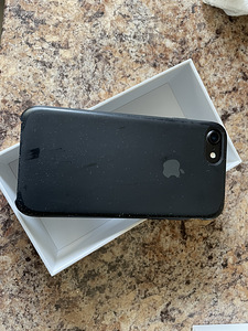 Müüa mobiiltelefon Iphone 7 / 32 Gb. (2 foto / 2)