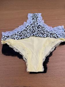 3 Panties Size XS UK 6/8 (2 foto / 2)