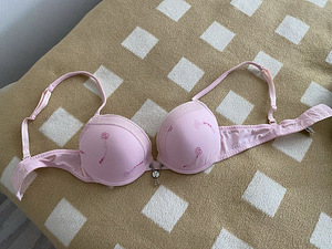 Unpadded wire bra in Pink Colour UK 34A EU 75A No Romeo (2 foto / 6)