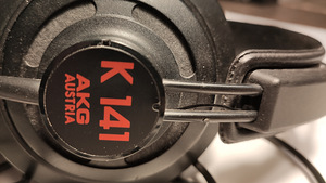 Kõrvaklapid AKG K141 (6 foto / 6)