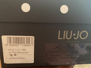 Кроссовки LIUJO (3 фото из 3)