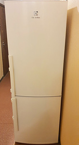 Холодильник Electrolux (1 фото из 3)