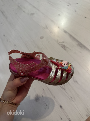 Продам сандали на девочку Crocs 26 (фото #1)