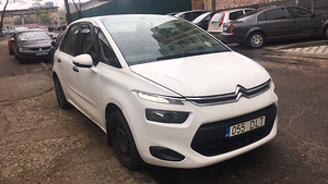 Продажа автомобиля (2 фото из 7)