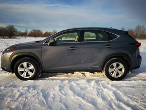 Lexus NX300h Hybrid AWD (4 foto / 15)