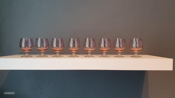 Красивые бокалы из розового стекла (фото #1)