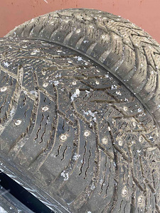NOKIAN HAKKAPELIITTA 8 SUV (6 foto / 7)