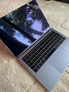 Apple MacBook Air Retina 13" 2019 i5/8GB RAM/128GB SSD MacOS (10 foto / 10)