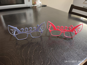 Новогодние очки, напечатанные на 3D-принтере.