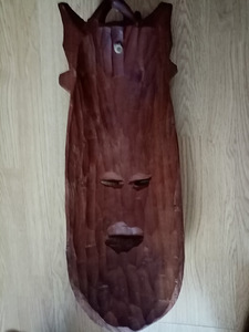 Aafrika käsitsi valmistatud mahagonimask (2 foto / 2)