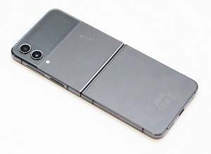 Samsung Galaxy Z Flip 4 256GB (3 foto / 3)