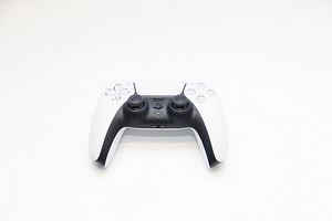 Sony Dualsense (2 фото из 2)