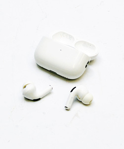 Apple Airpods Pro 2 (2 фото из 2)