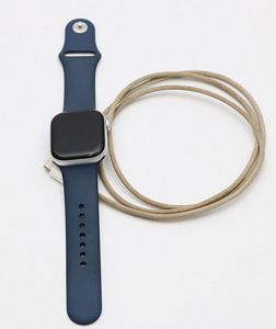 Apple Watch Series 10 42mm GPS (2 foto / 2)