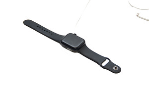 Apple Watch Series SE 2 44mm (2 foto / 2)