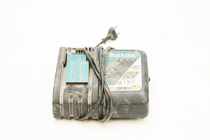 Makita DC18RC (2 foto / 2)