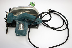 Makita 5604R (3 foto / 3)