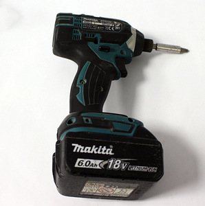 Makita DTD152 + Aku 6,0Ah (2 foto / 2)