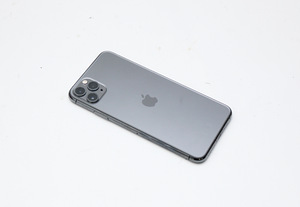 Apple iPhone 11 Pro Max 64GB (2 foto / 3)